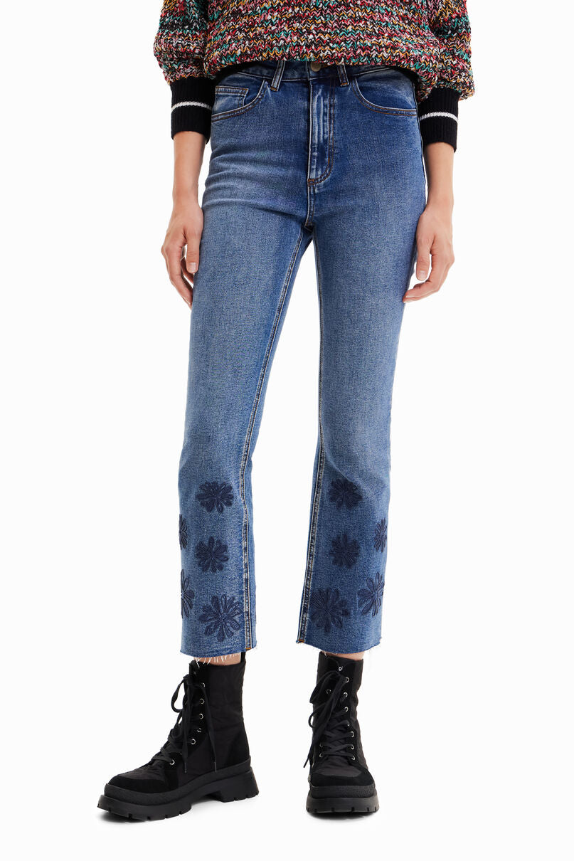 Flared cropped jeans