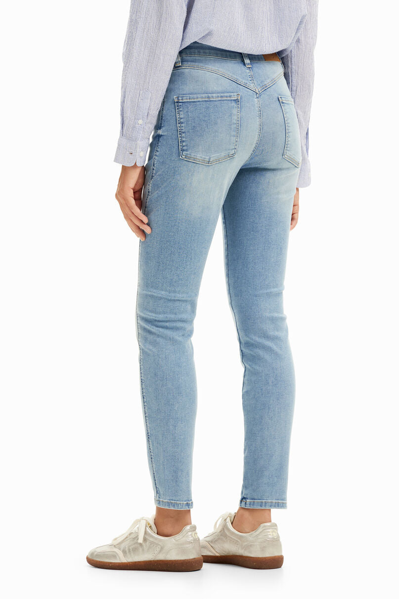 Push-up skinny jeans