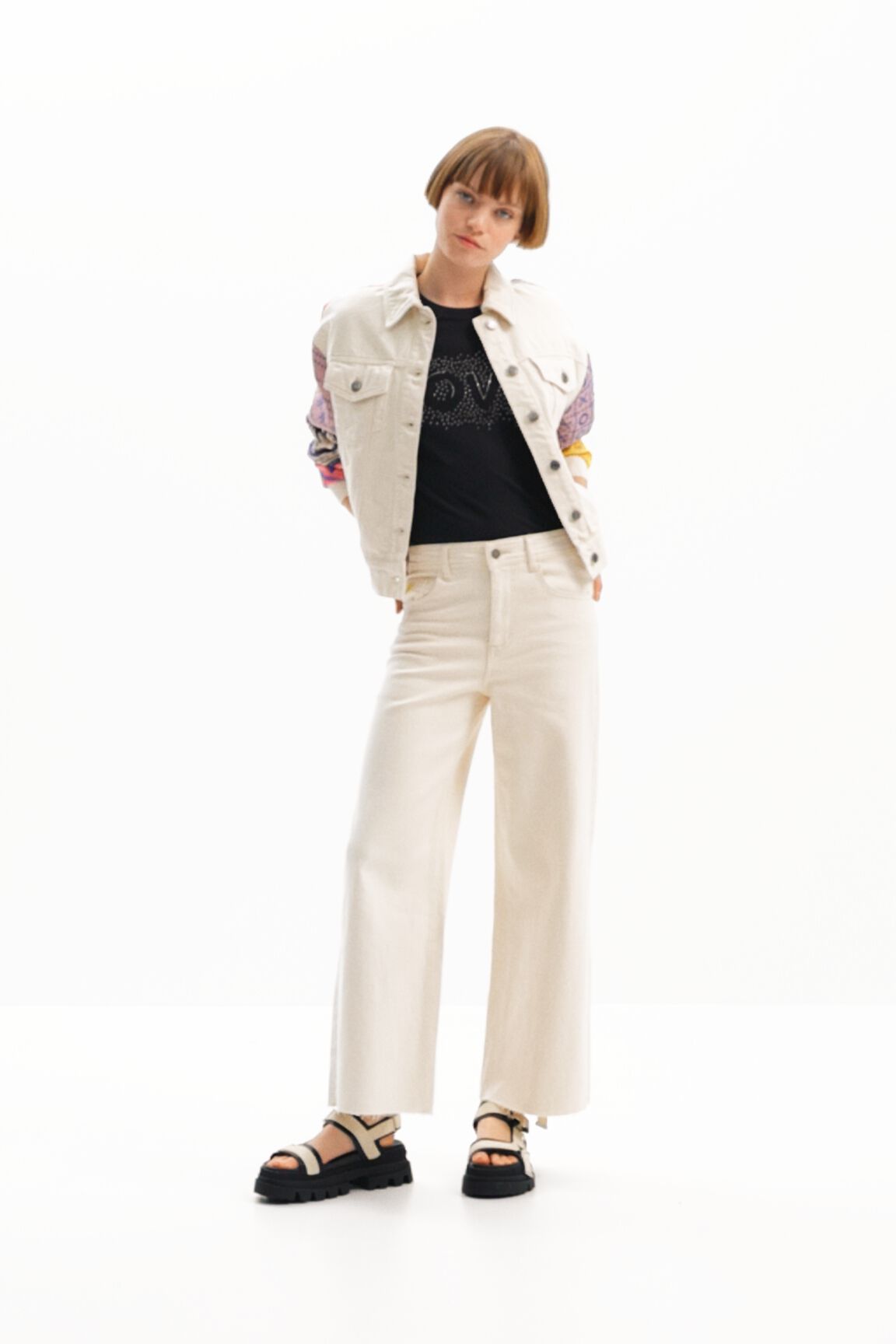 Short embroidered denim jacket