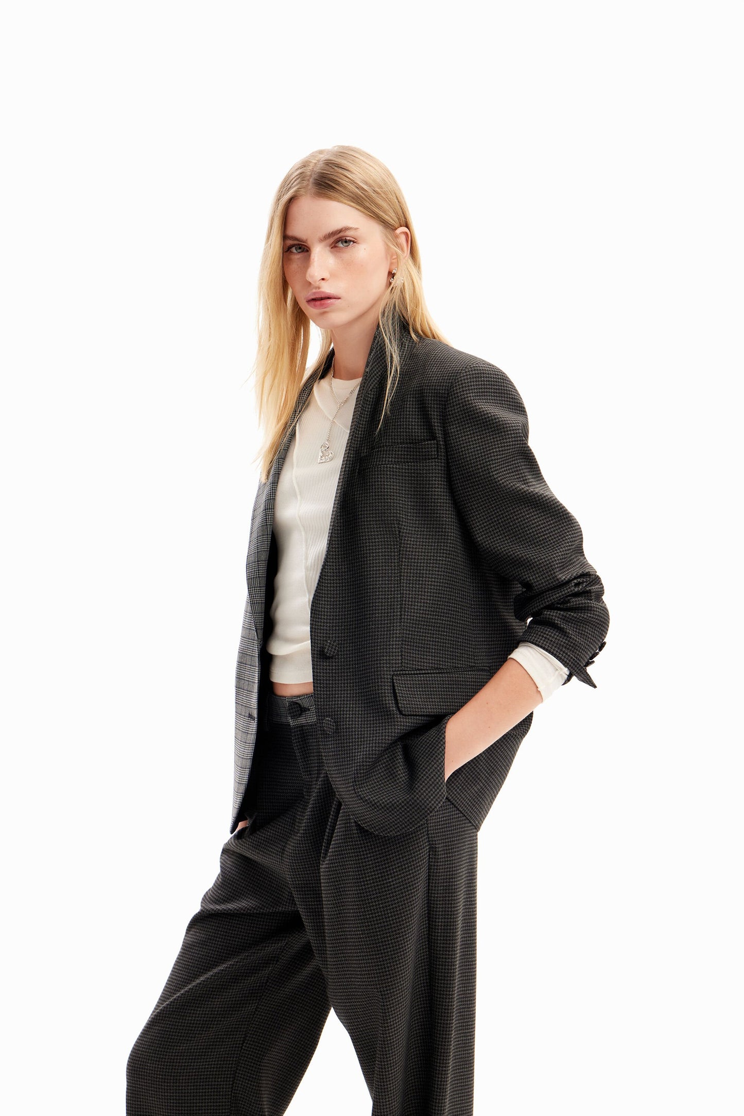 Straight houndstooth patch blazer